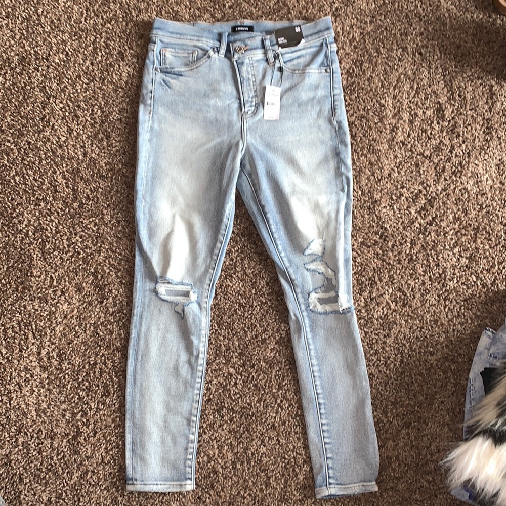 Express skinny high rise size 6 short jeans